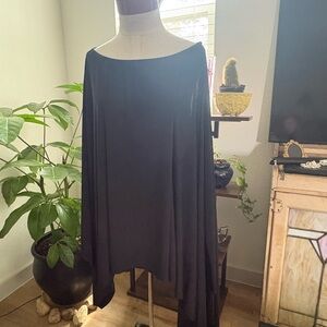 Lucky & Blessed Black Asymmetrical Long Sleeve Flowy Topper